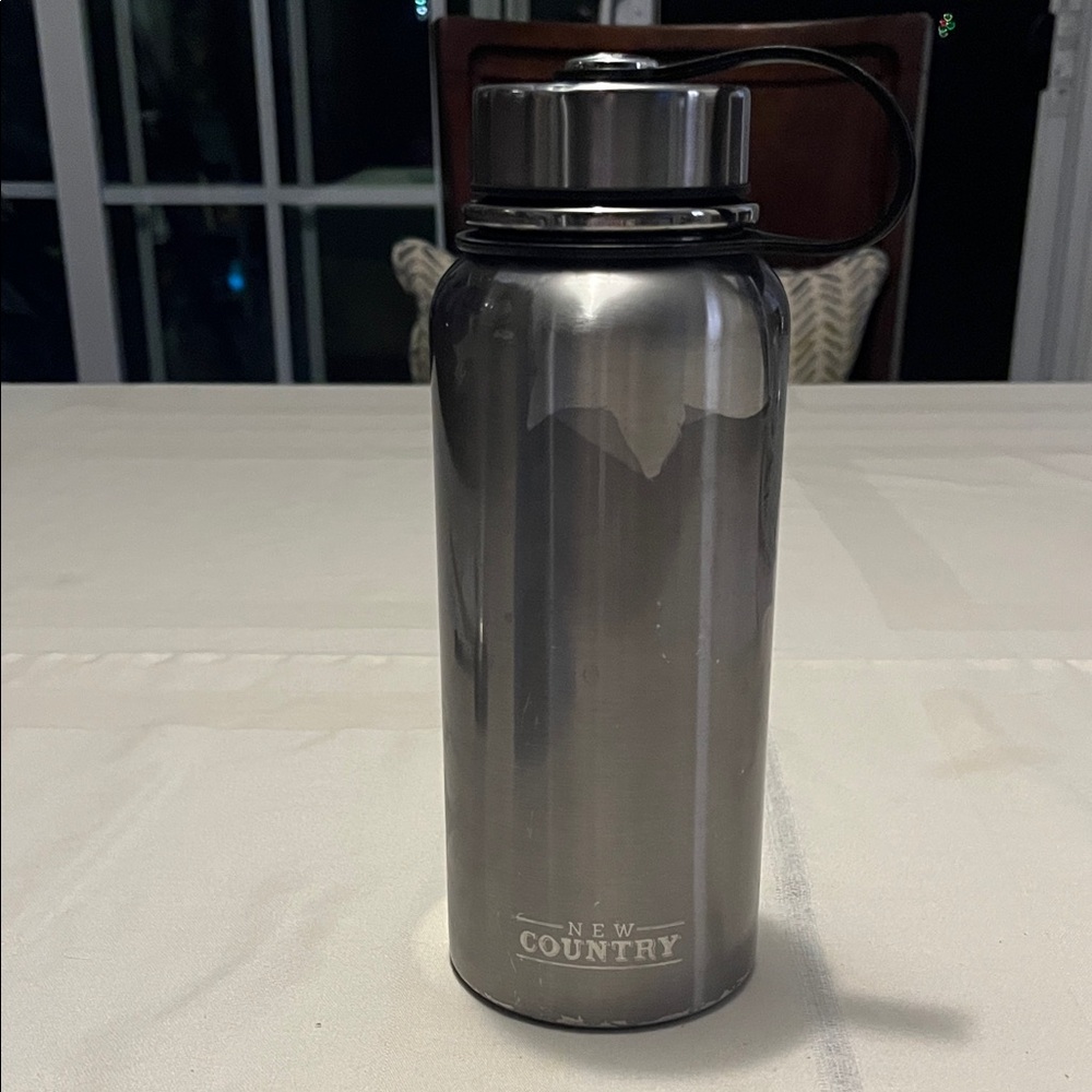 Stainless Steel Water Bottle - Double wall vacuum insulated silver